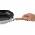 Avtakbart soft-touch-håndtak og keramisk non-stick-overflate på stekepannen.