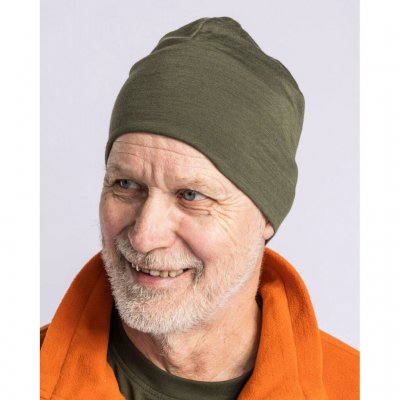 Tunn mössa, beanie, i ullmix från Pinewood.