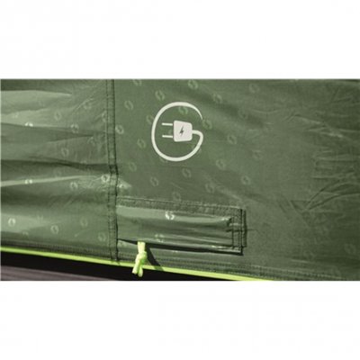 Kabelgenomföring för att dra in el i familjetältet på Outwell Franklin 3.