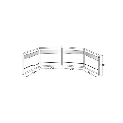 Vindskyddet är bågformat och 8 meter långt och 140 cm högt.