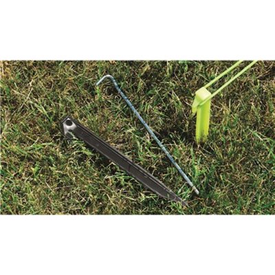 Färgkodade markpinnar gör familjetältet Outwell Birchdale 6PA enkelt att montera.