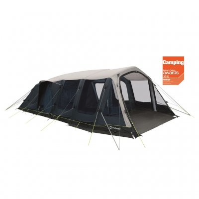 7-personers familjetältet Outwell Knoxville 7SA med tre sovrum och två allrum.