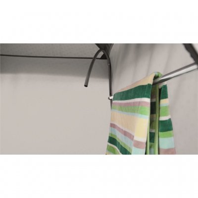 Håndkleholder og feste for vannslange.