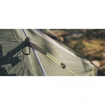 Sterke glassfiberstenger gjør Outwell Earth 5 motstandsdyktig mot vind.