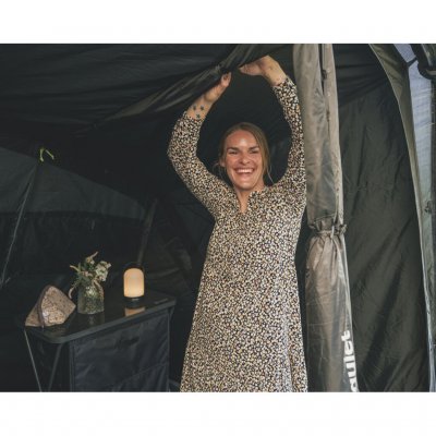 Den mørklagte sovekabinen på Outwell Florida 5 Air reduserer effekten av morgensolen.