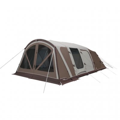 Fronten kan lukkes helt og fine tonede vinduer og myggnettpanel for god lysgjennomgang og ventilasjon.