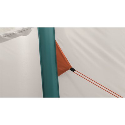 Förstärkta fästen för tältlinor på Easy Camp Guard Air.