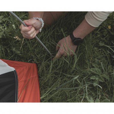 Aluminiumsstenger holder vekten nede uten at det går på bekostning av stabiliteten