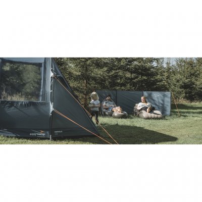 Øk komforten mens du camper ved å kjøpe oppblåsbare møbler og vindfang fra Easy Camp.