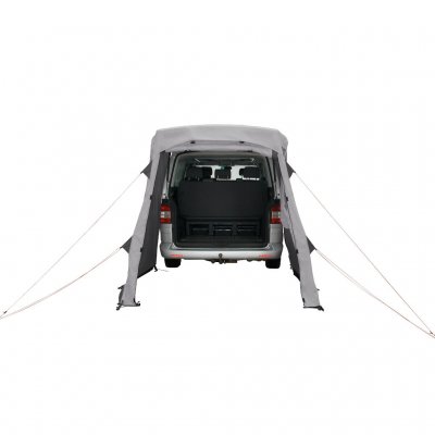 Easy Camp Krossbu sett forfra med åpen dør – romslig inngang med mulighet til å bruke døren som solseil