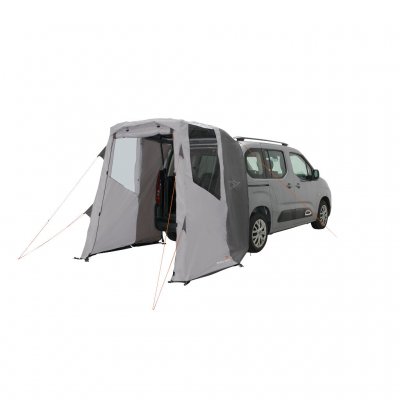 Easy Camp Krossbu Mini – et praktisk biltelt som festes på baksiden av en campervan og gir ekstra beskyttet plass til camping og