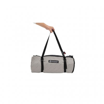 Den skreddersydde teltmatten til Outwell Wolfburg 450A bilteltet er svært pakkebar.