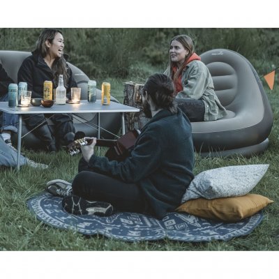 Bruk som et ekstra sete eller som en stilig designdetalj mens du camper