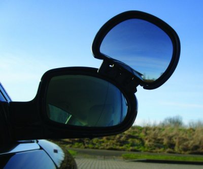 Milenco Blind Spot Mirror täcker döda vinkeln.
