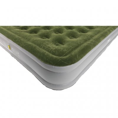 Hög och stabil kant ger bra komfort.