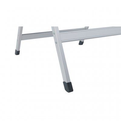 Stabile ben med gummiføtter som sikrer at stolen står stødig