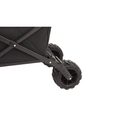 Extra breda däck för att ta sig fram i ojämn terräng.