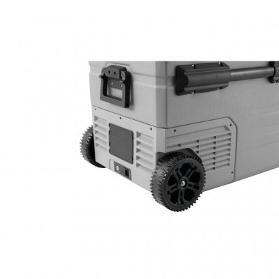 Stora tåliga hjul gör den lätt att ta med.