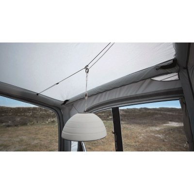 Outwell HookTrack Tent Hanging System gör det lätt att placera exempelvis lampor exakt där man vill ha dem.