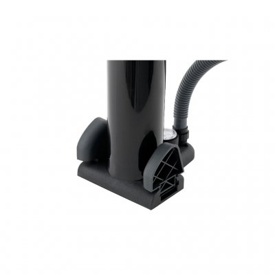 Fotstøttene kan foldes inn for å ta mindre plass i sekken