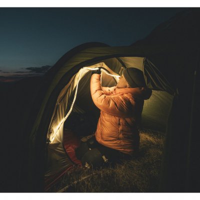 200 cm lang LED-lysslynge som gir fleksibel og pålitelig belysning for telt, gapahuk eller campingplass