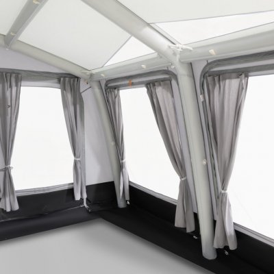 Forteltet er lyst og romslig innvendig.