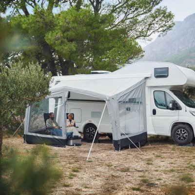 Soltak för både husvagn och husbil.