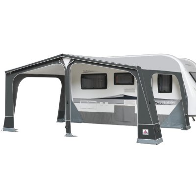 Väggar och front går ta loss för att få ett soltakt till husvagnen.