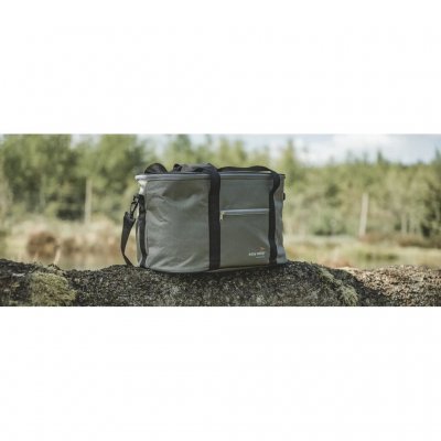 Kjølevesken er perfekt å ta med på piknik.