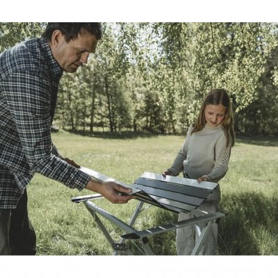 Et romslig bord som passer for mindre familier på opptil 4 personer.