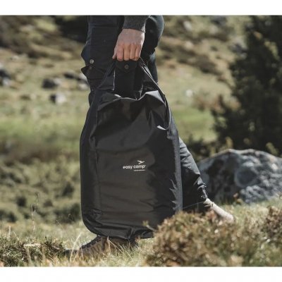 Drybag som lukkes ved å brette den øverste delen og feste den med en spenne.