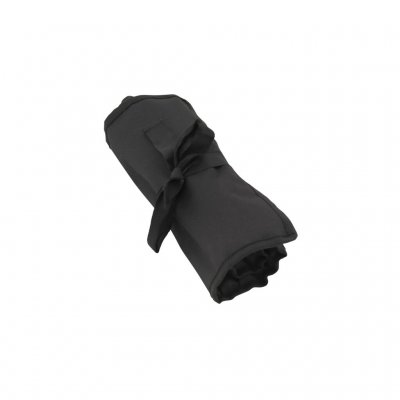 Bestikket leveres i et etui som enkelt kan rulles sammen.