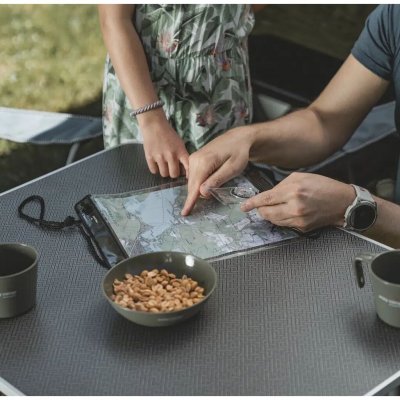 Easy Camp Kartholder har et visningsvindu på 25 x 25 cm.