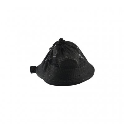 Leveres i en nettpose for praktisk oppbevaring.