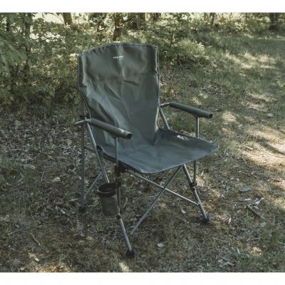 Easy Camp Oak er en pakkevennlig campingstol med robust stålramme, polstrede armlener og koppholder.