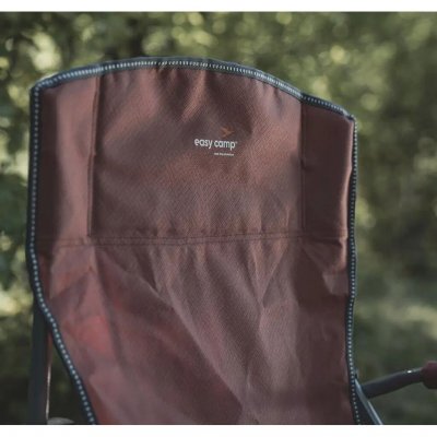 Stolen er perfekt for måltider og andre anledninger utendørs.