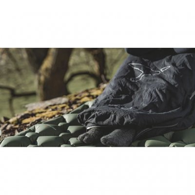 Soveposen kan også åpnes nedenfra.