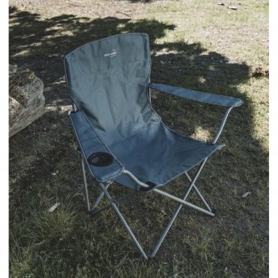 En slitesterk og sammenleggbar stol, perfekt for camping, stranden eller hagen.