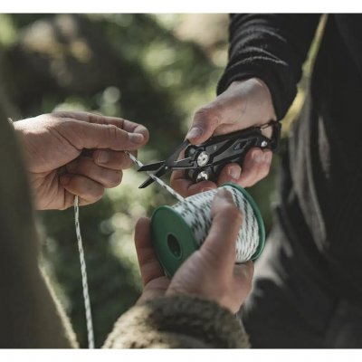 Rull med 20 meter bardun. For reparasjoner og andre friluftsaktiviteter.