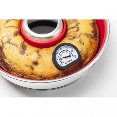 Bak brød på campingferien eller pikniken.