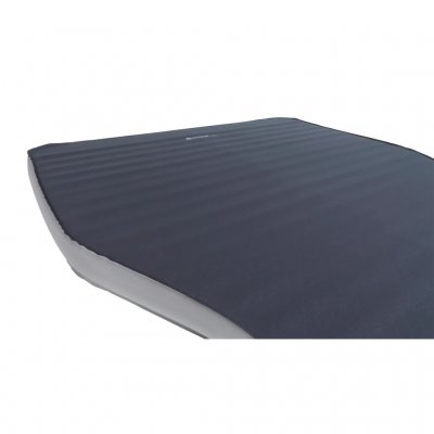 Designet for å passe bilens baksete.