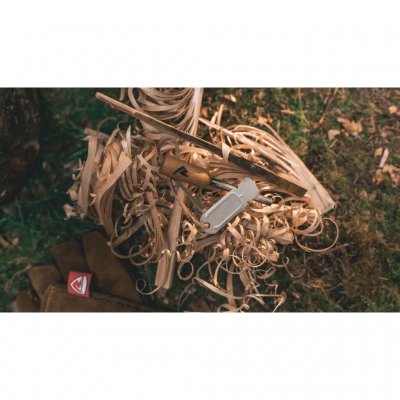 Ildstål for å kunne starte et bål, stormkjøkkenet eller campingbrenneren uten fyrstikker.