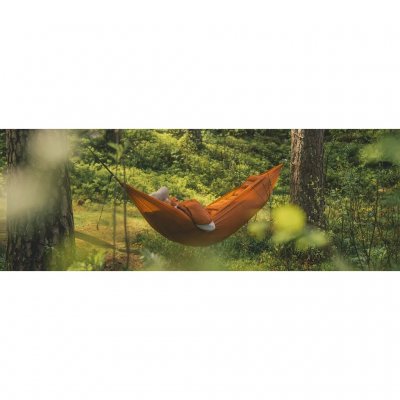 Sov komfortabelt nær naturen med Trace Hammock fra Robens.