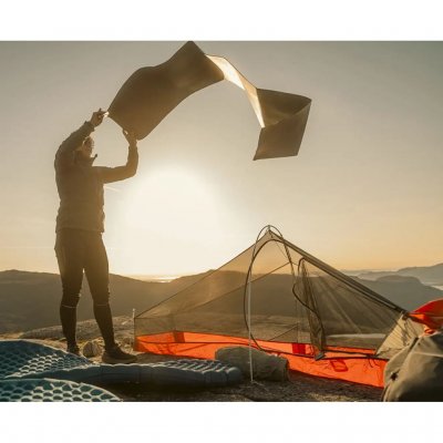 Allsidig klassisk liggeunderlag i skum med ekstremt lav vekt og liten pakkestørrelse.