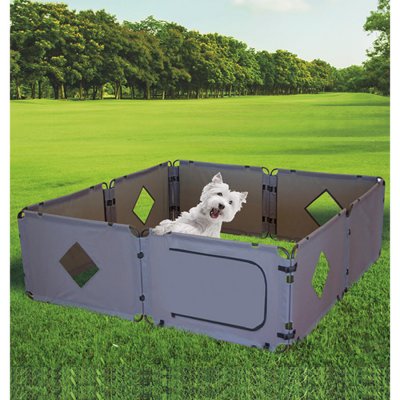 Bærbar hundegård for camping og friluftsliv.